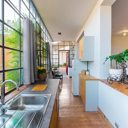 Spacious 2-bdrm At Filopappou Hill In Koukaki! Apartment *