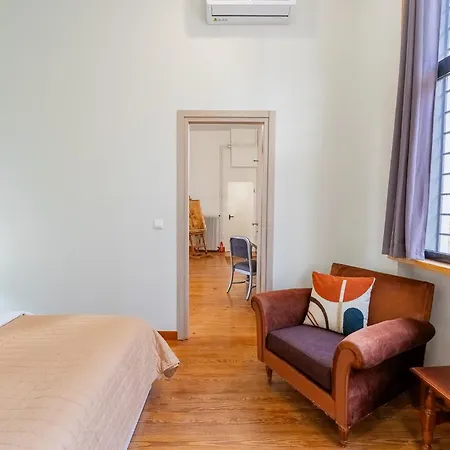 Apartment Spacious 2-bdrm At Filopappou Hill In Koukaki! Athens