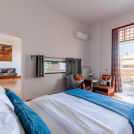 Spacious 2-bdrm At Filopappou Hill In Koukaki! Apartment