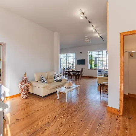 Spacious 2-bdrm At Filopappou Hill In Koukaki! Apartment Athens