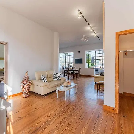 Spacious 2-bdrm At Filopappou Hill In Koukaki! Apartment