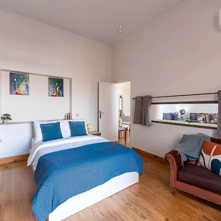 Apartment Spacious 2-bdrm At Filopappou Hill In Koukaki! *