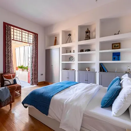 Apartment Spacious 2-bdrm At Filopappou Hill In Koukaki! Athens